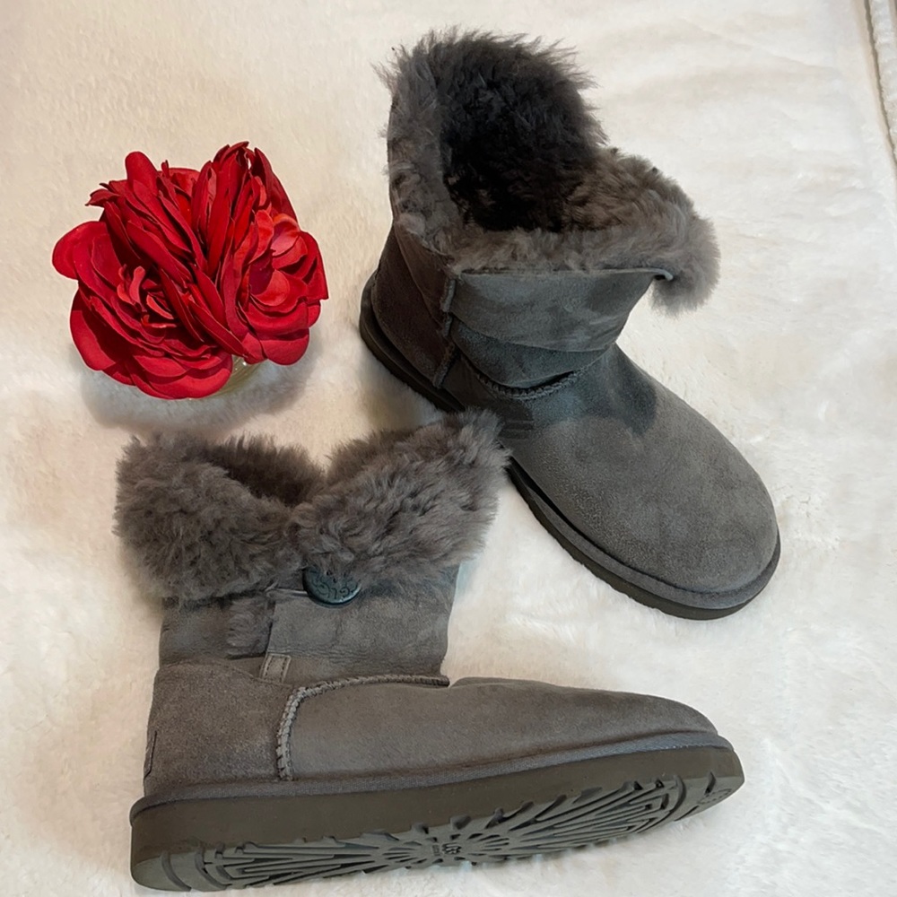 Ugg Classic Bailey Button Gray Short Boot. #48 - image 1